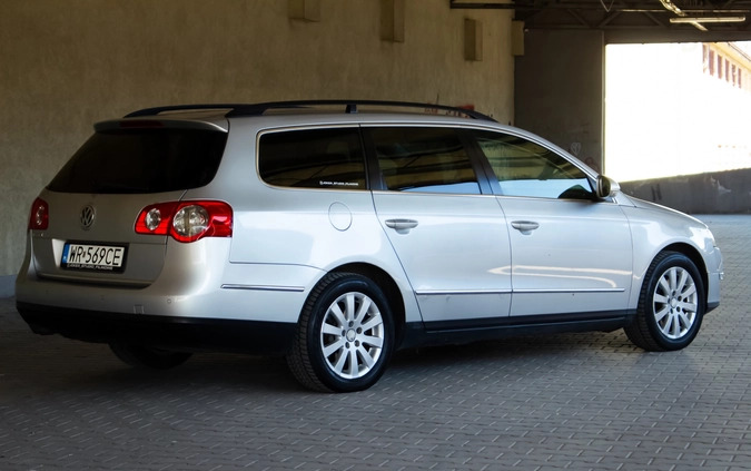 Volkswagen Passat cena 17900 przebieg: 400213, rok produkcji 2010 z Radom małe 704